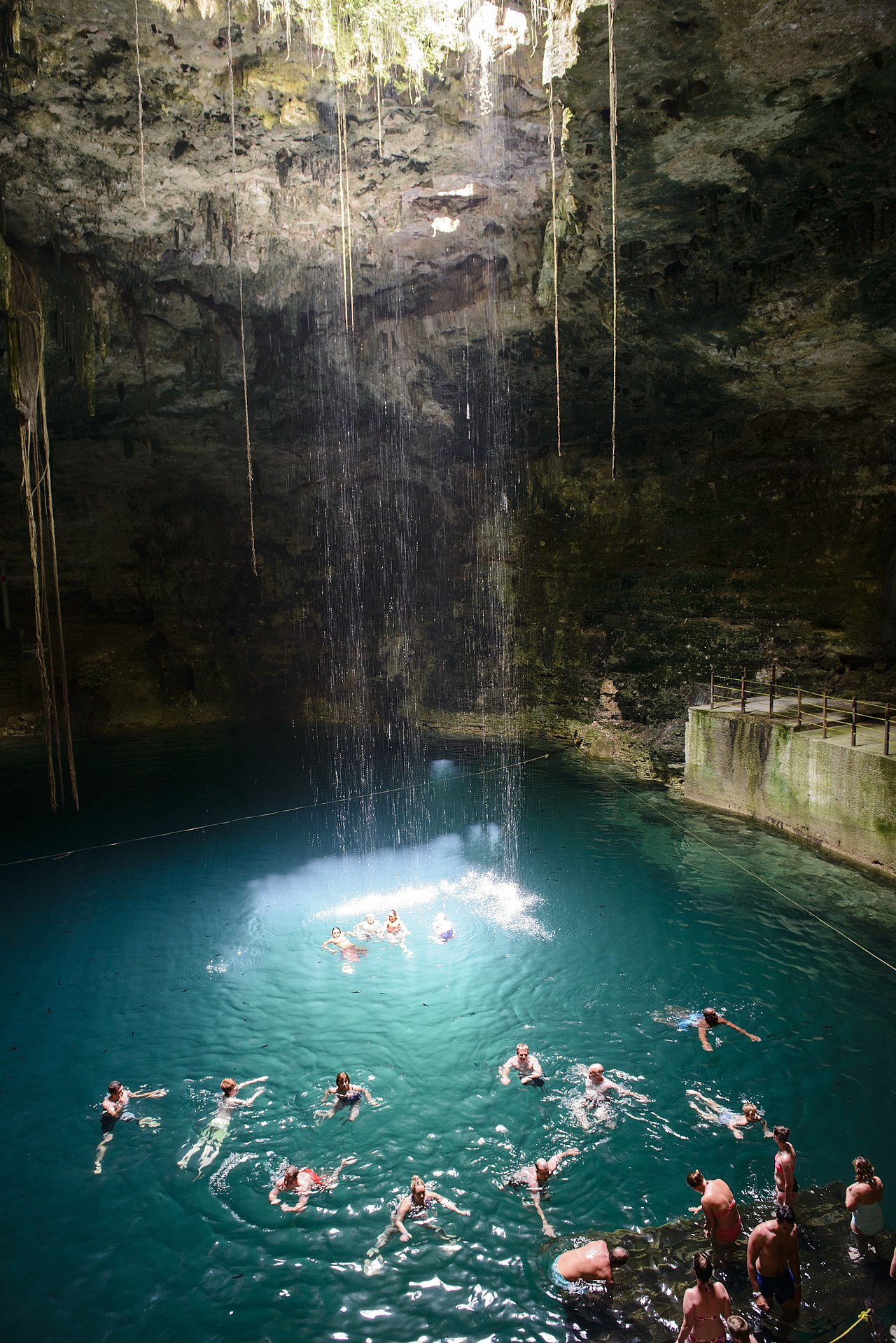 Hoyo Azul Cenote